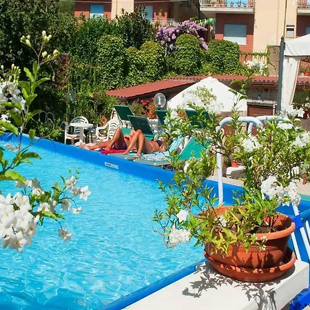 Angelina Hotel 3*